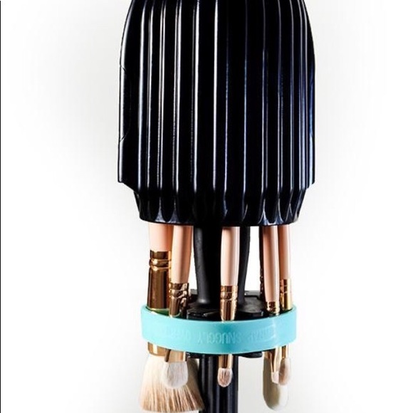 Sonic Makeup Brush Cleaner (Tao Clean) - Picture 2 of 3